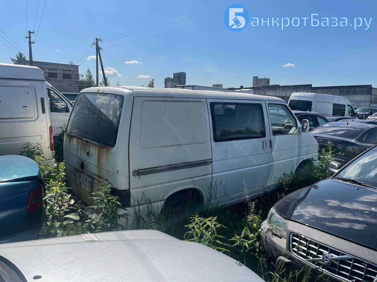 Автомобиль марки «Фольксваген Транспортер» (в качестве годных остатков).