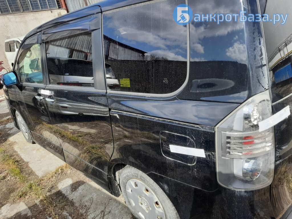 Автомобиль TOYOTA VOXY 2.0, г.в. 2008, цвет черный, идентификационный номер