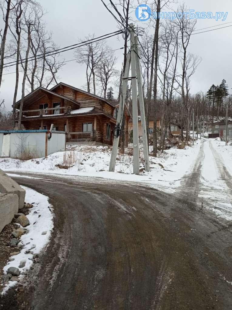 Жилой дом, кол-во эт.2, общ.пл.201кв.м., кад№25:28:050065:905 и право  аренды на